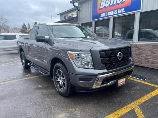 2021 Nissan Titan SV