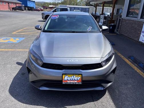 Silver 2024 Kia Forte LXS