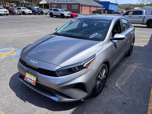Silver 2024 Kia Forte LXS