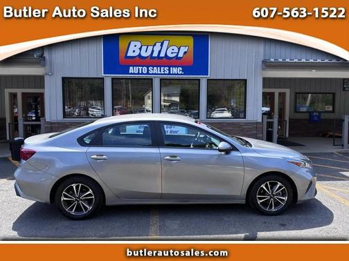Silver 2024 Kia Forte LXS