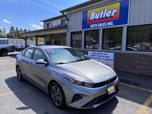 Silver 2024 Kia Forte LXS