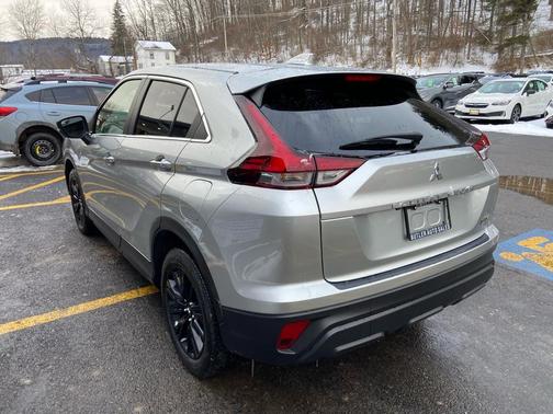 2023 Mitsubishi Eclipse Cross LE