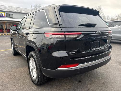 2023 Jeep Grand Cherokee Laredo