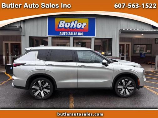 Alloy Silver Metallic 2025 Mitsubishi Outlander SE 2.5 S-AWC