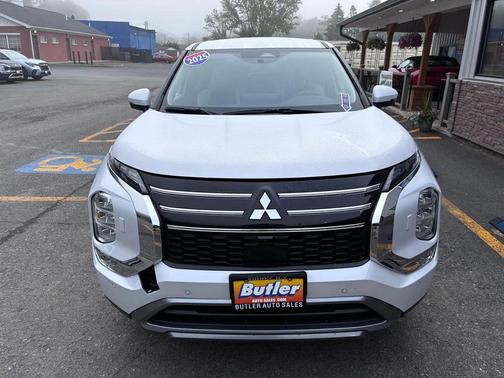 White Diamond 2025 Mitsubishi Outlander SE S-AWC