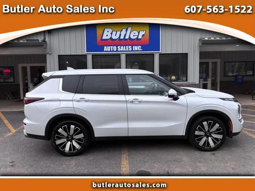 White Diamond 2025 Mitsubishi Outlander SE S-AWC