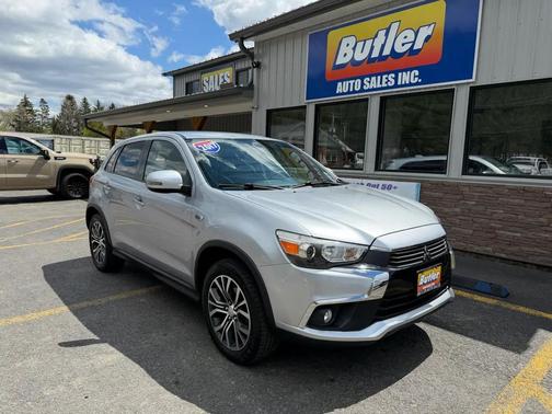 Cool Silver Metallic 2017 Mitsubishi Outlander Sport 2.4 SE