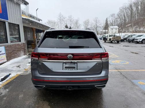 2025 Volkswagen Atlas 2.0T SE w/Technology 4MOTION