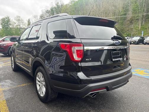 Agate Black Metallic 2019 Ford Explorer XLT
