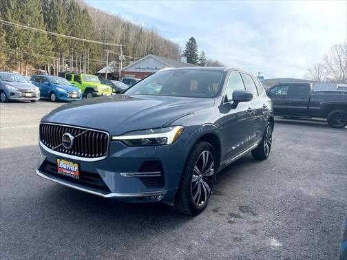 2023 Volvo XC60 B5 Plus Bright Theme