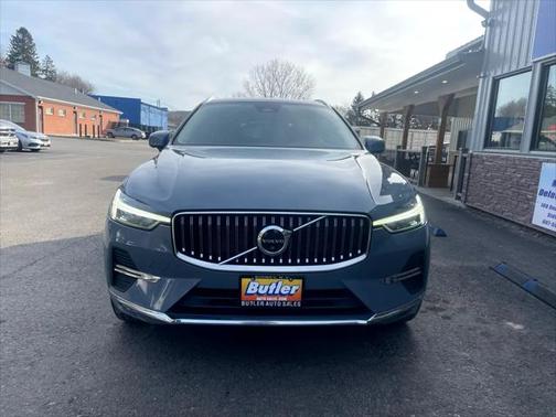 2023 Volvo XC60 B5 Plus Bright Theme