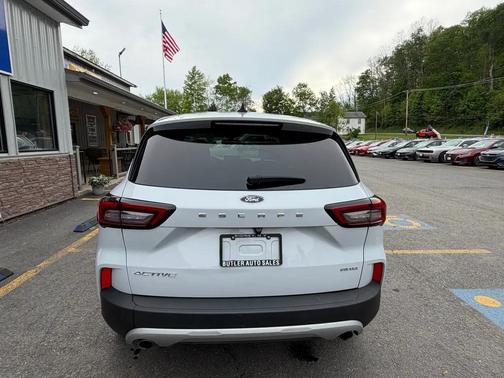 Carbonized Gray Metallic 2025 Ford Escape Active