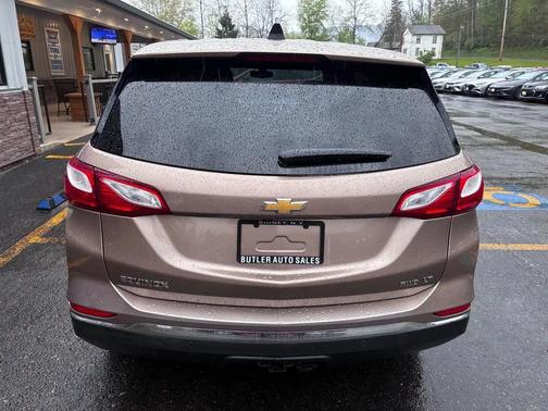 Gold 2018 Chevrolet Equinox LT