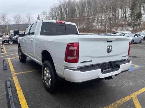 2024 RAM 2500 Laramie Crew Cab 4x4 6'4' Box
