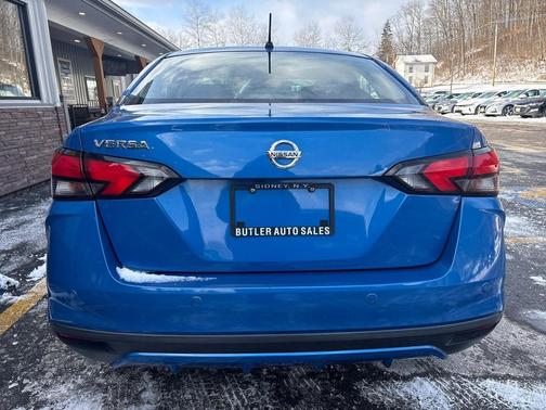 2021 Nissan Versa 1.6 S