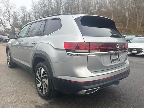2024 Volkswagen Atlas 2.0T SE w/Technology 4MOTION