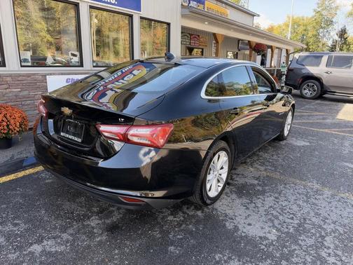 Mosaic Black Metallic 2022 Chevrolet Malibu FWD LT