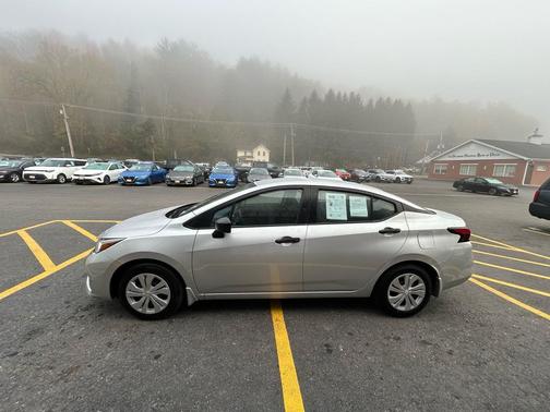 2023 Nissan Versa 1.6 S