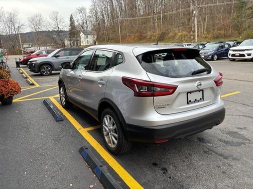 2022 Nissan Rogue Sport S