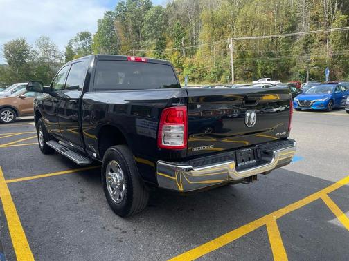 2021 RAM 2500 Big Horn Crew Cab 4x4 6'4' Box