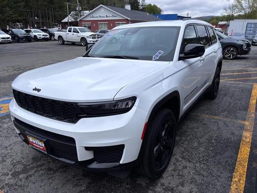Bright White Clearcoat 2023 Jeep Grand Cherokee L Altitude