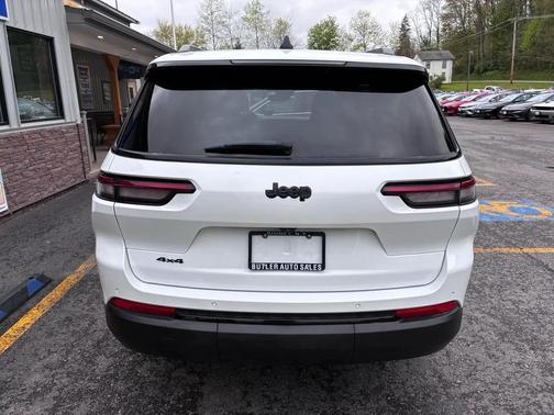 Bright White Clearcoat 2023 Jeep Grand Cherokee L Altitude