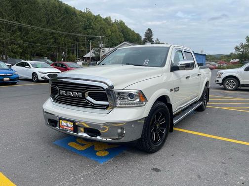 2017 RAM 1500 Limited Crew Cab 4x4 5'7' Box