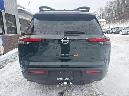 2023 Nissan Pathfinder Rock Creek 4WD