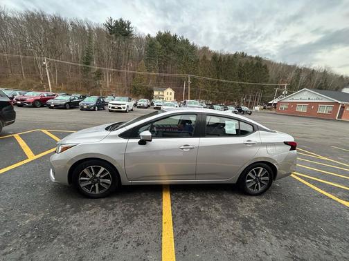 2023 Nissan Versa 1.6 SV