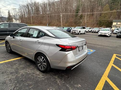 2023 Nissan Versa 1.6 SV