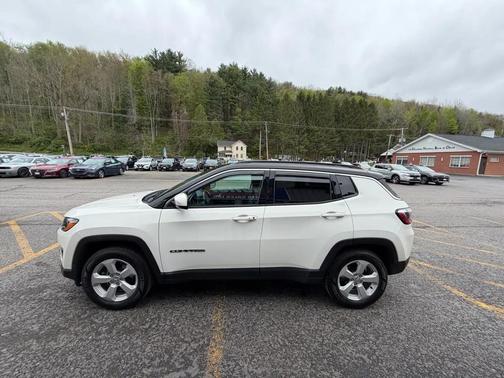 White Clearcoat 2018 Jeep Compass Latitude