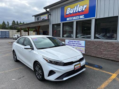 Snow White Pearl 2023 Kia Forte LXS