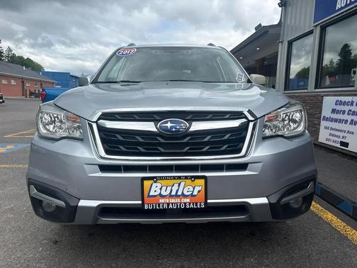 Ice Silver Metallic 2017 Subaru Forester 2.5i Premium
