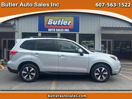 Ice Silver Metallic 2017 Subaru Forester 2.5i Premium