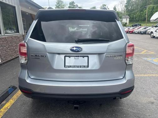 Ice Silver Metallic 2017 Subaru Forester 2.5i Premium