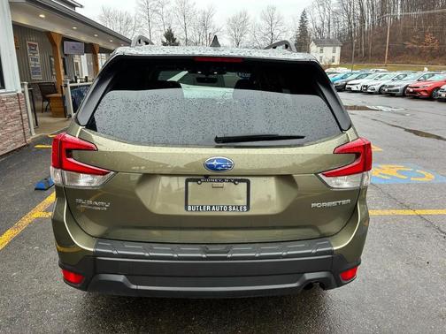 2024 Subaru Forester Premium