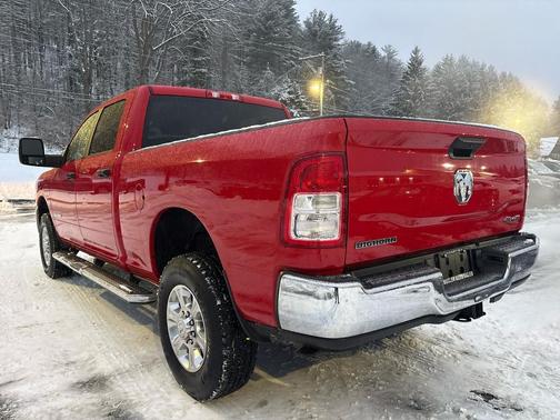 2024 RAM 2500 Big Horn Crew Cab 4x4 6'4' Box