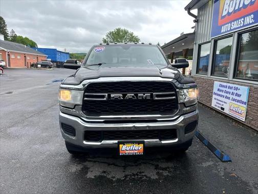 2019 RAM 2500 Tradesman Crew Cab 4x4 6'4' Box