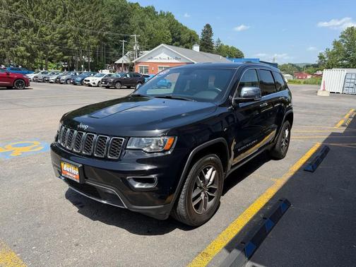 Diamond Black Crystal Pearlcoat 2021 Jeep Grand Cherokee Limited