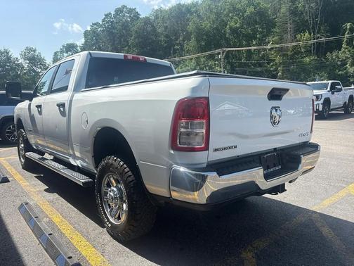 Bright White Clearcoat 2023 RAM 2500 Big Horn Crew Cab 4x4 6'4' Box
