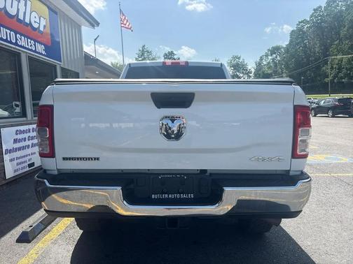 Bright White Clearcoat 2023 RAM 2500 Big Horn Crew Cab 4x4 6'4' Box
