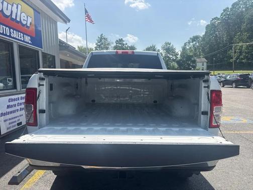 Bright White Clearcoat 2023 RAM 2500 Big Horn Crew Cab 4x4 6'4' Box
