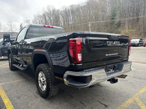 Onyx Black 2024 GMC Sierra 2500 SLE
