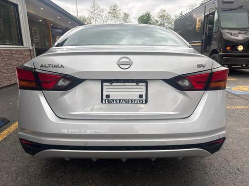 Brilliant Silver Metallic 2024 Nissan Altima 2.5 SV