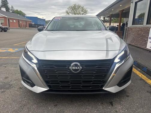Brilliant Silver Metallic 2024 Nissan Altima 2.5 SV