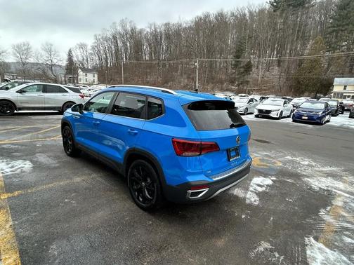 2023 Volkswagen Taos 1.5T SE