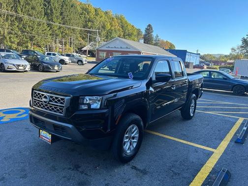 2024 Nissan Frontier SV