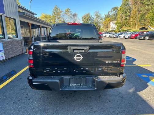 2024 Nissan Frontier SV