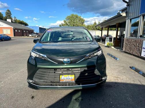 2022 Toyota Sienna XLE 7 Passenger