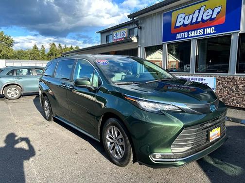 2022 Toyota Sienna XLE 7 Passenger